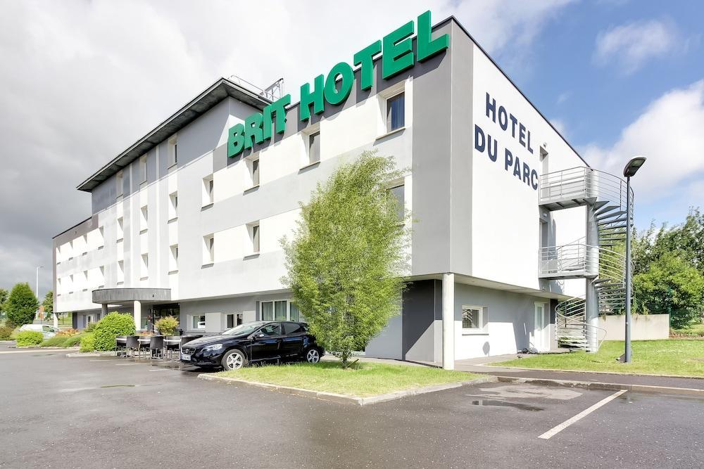Brit Hotel Du Parc - Fougères Lecousse Esterno foto
